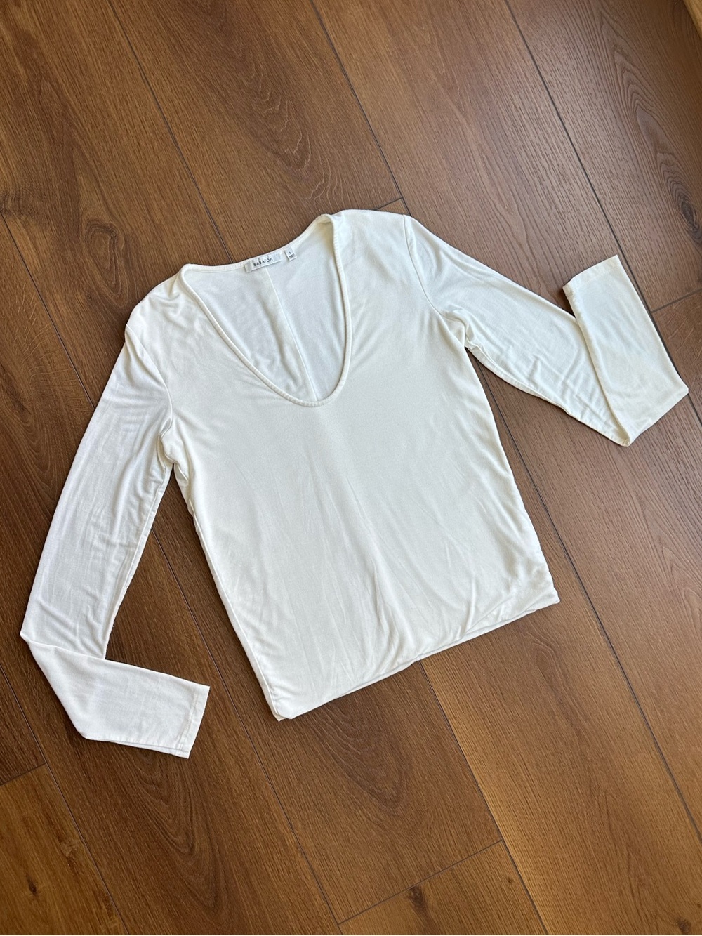 Babaton Cream Long Sleeve Scoop Neck Tee